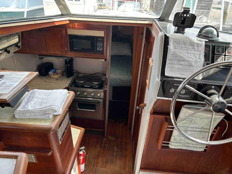 Waterfront 32' Bayliner Yacht Ξενοδοχείο Πρόβιντενς Εξωτερικό φωτογραφία